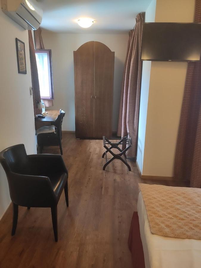 Hotel Van Reeth's Koffiebranderij Puurs Buitenkant foto